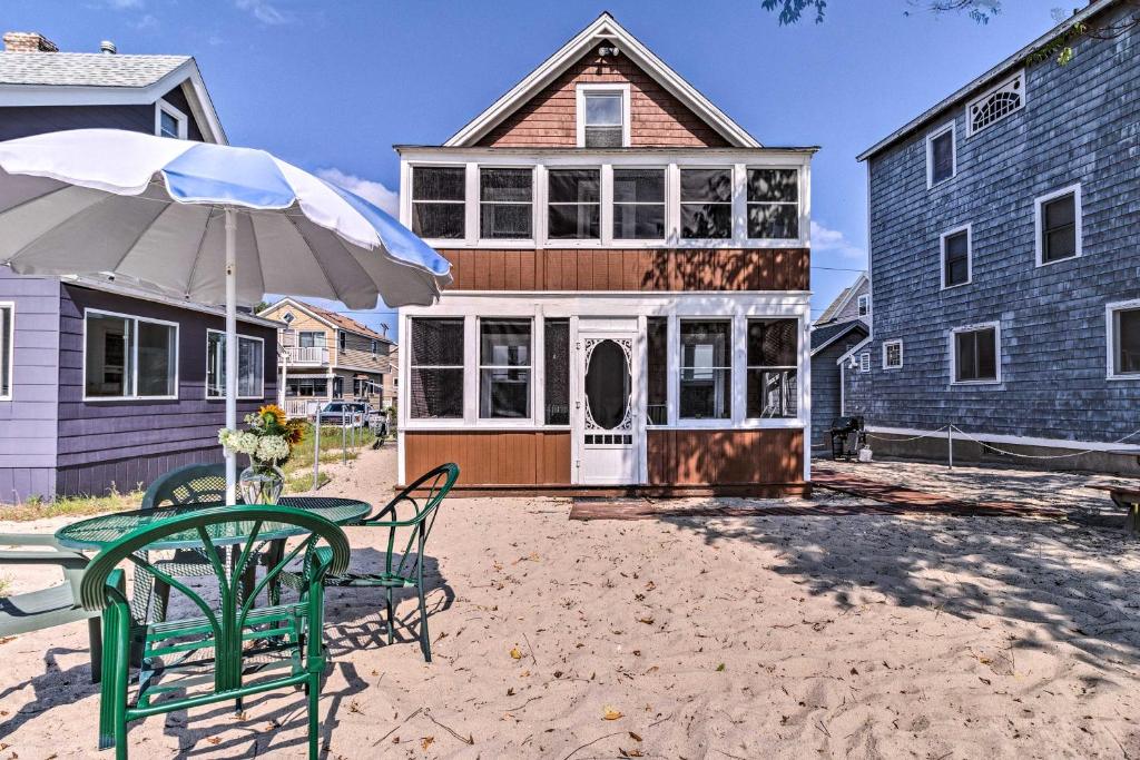 Beachfront Cottage with Porch on Long Island Sound - main image