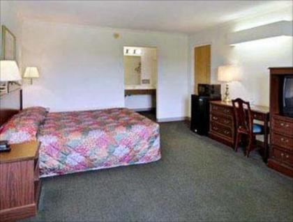 Days Inn by Wyndham Milledgeville - image 4