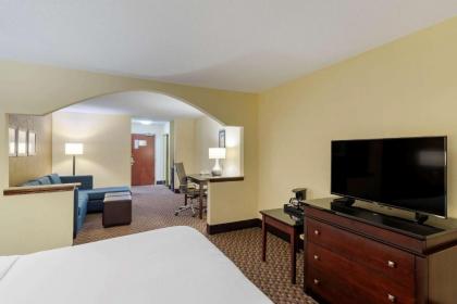 Comfort Suites Milledgeville - image 11