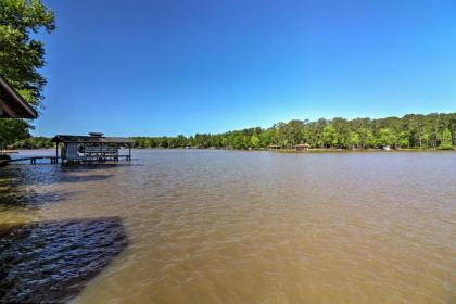 Lakefront Milledgeville Cabin Private Dock Porch - image 11