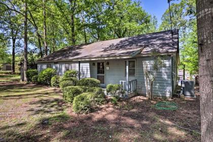 Lakefront Milledgeville Cabin Private Dock Porch - image 9