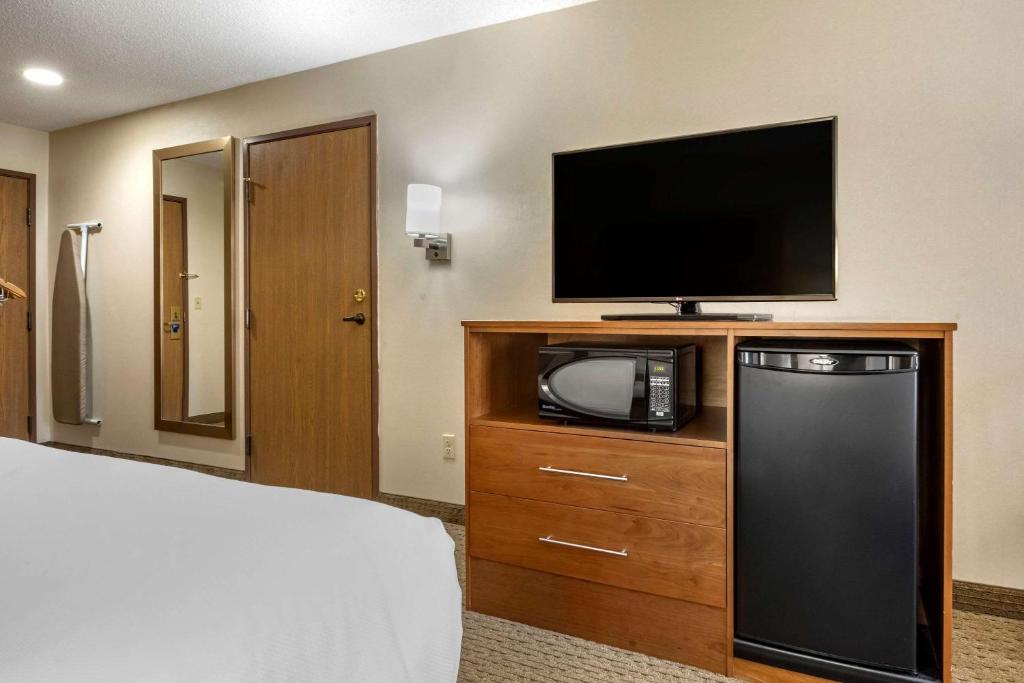 Comfort Inn Millersburg - image 6