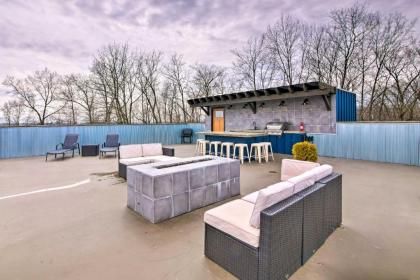 Luxe Amish Country Oasis with Rooftop Terrace - image 3