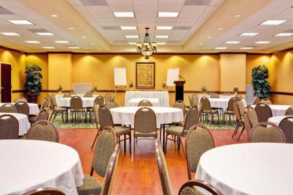 Holiday Inn Express Hotel & Suites Millington-Memphis Area an IHG Hotel - image 9