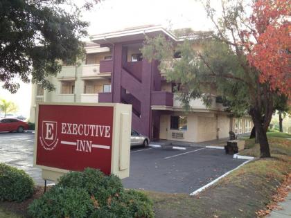 Executive Inn - image 2