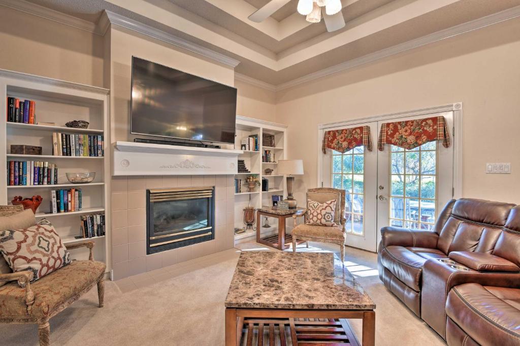 Spacious Milton House with Porch - on Golf Course! - image 3