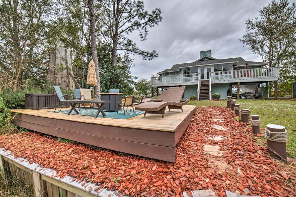 Unique Milton Home with Fire Pit Dock and Grill! - main image