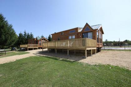 Lakeland RV Campground Loft Cabin 1 - image 5