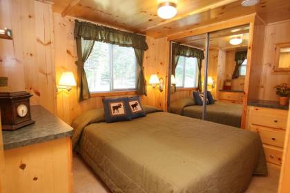 Lakeland RV Campground Deluxe Loft Cabin 11 - image 2