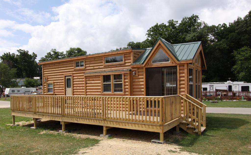 Blackhawk RV Campground Loft Cabin 11 - main image