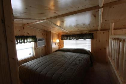 Blackhawk RV Campground Loft Cabin 11 - image 3