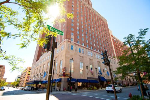 Hilton Milwaukee City Center - main image