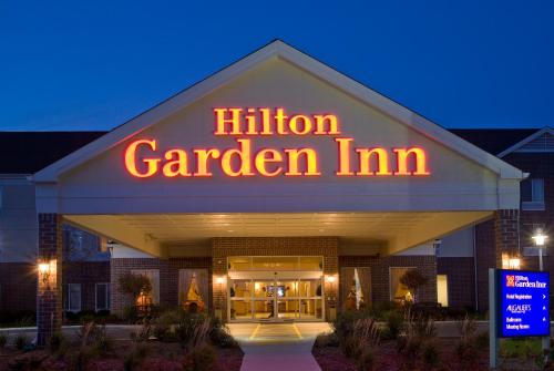 Hilton Garden Inn Milwaukee Northwest Conference Center - main image