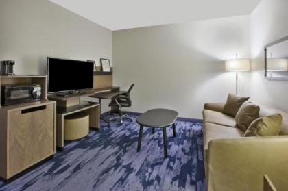 Fairfield Inn & Suites by Marriott Milwaukee Downtown - image 2