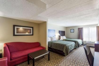 Quality Suites Milwaukee Airport - image 4