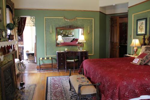 Schuster Mansion Bed & Breakfast - image 4