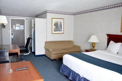 Travelodge by Wyndham Milwaukee - image 5