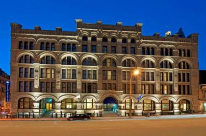 Hilton Garden Inn Milwaukee Downtown - image 2