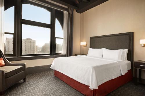 Homewood Suites By Hilton Milwaukee Downtown - image 3