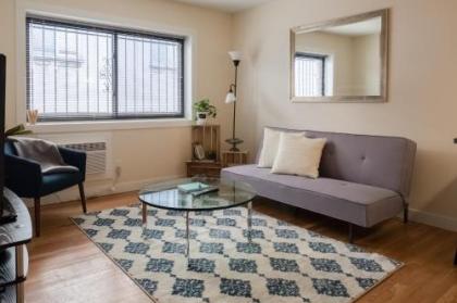 1 BR Apt Near marquette University by Frontdesk