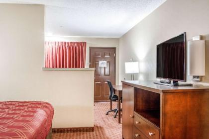 Econo Lodge Southeast Milwaukie - Portland - image 14