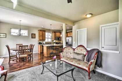 Charming Portland Home with Yard 9 Miles to Downtown! - image 8