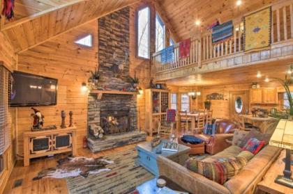 Charming Blue Ridge Getaway with Hot tub and Fire Pit mineral Bluff Georgia