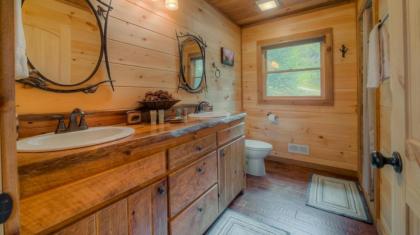 Mountain Laurel Hideaway by Escape to Blue Ridge - image 14