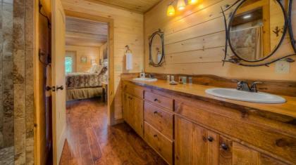 Mountain Laurel Hideaway by Escape to Blue Ridge - image 17