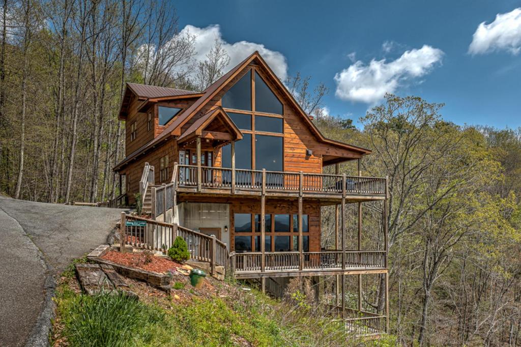 Rising Star Lodge by Escape to Blue Ridge - main image