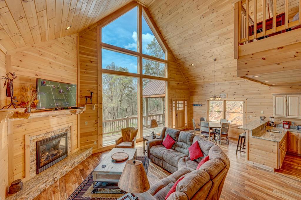 Rising Star Lodge by Escape to Blue Ridge - image 3