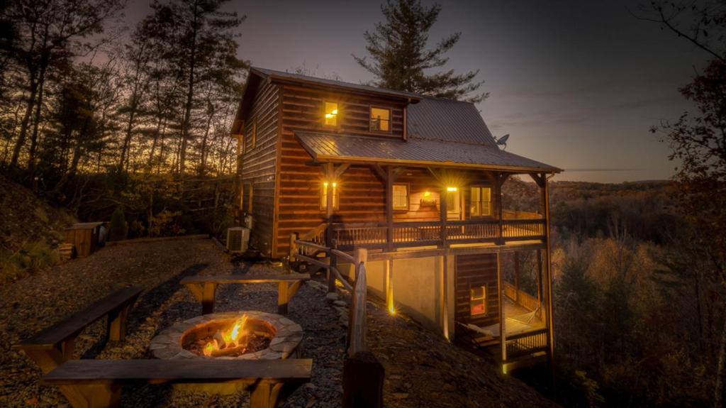 Stone Pine Lodge by Escape to Blue Ridge - image 2