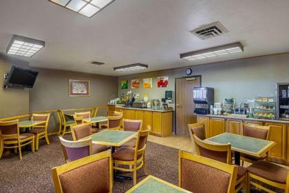 Quality Inn Mineral Point - image 5