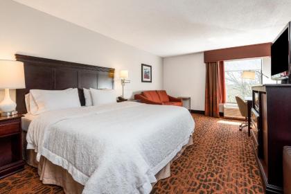 Hampton Inn Parkersburg/Mineral Wells - image 9