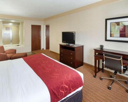 Comfort Suites Parkersburg South - image 15