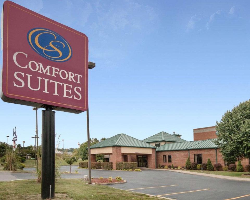 Comfort Suites Parkersburg South - image 6