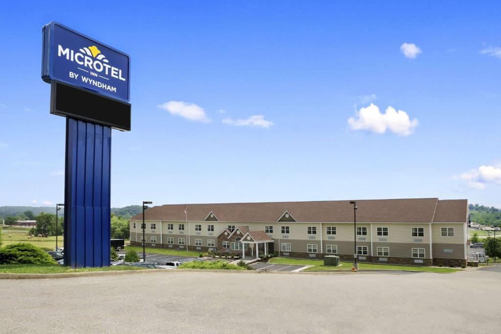 Microtel Inn & Suites By Wyndham Mineral Wells/Parkersburg - main image