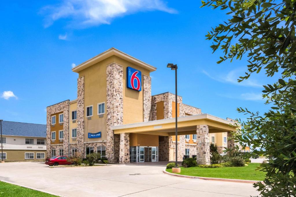 Motel 6-Mineral Wells TX - main image