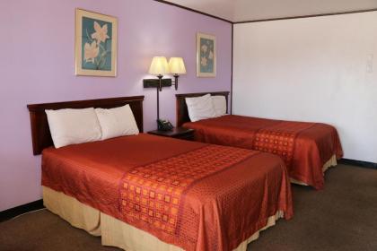 Relax Inn Mineral Wells - image 15