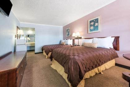 Relax Inn Mineral Wells - image 3