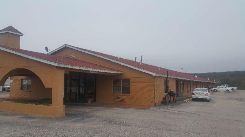 Executive Inn Mineral Wells - image 6