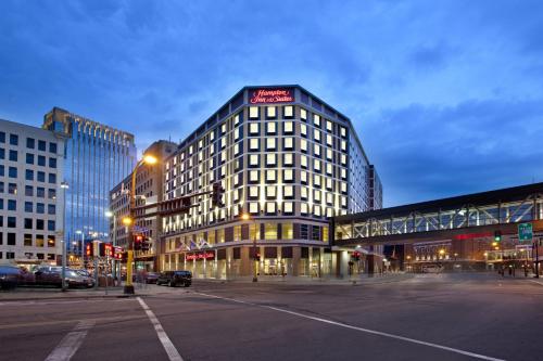 Hampton Inn & Suites - Minneapolis/Downtown - main image