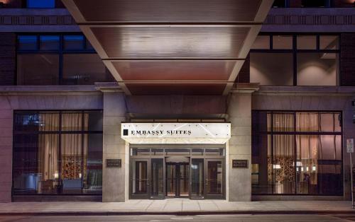 Embassy Suites By Hilton Minneapolis Downtown Hotel - main image