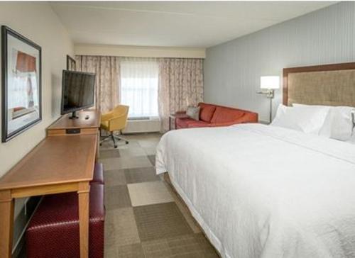 Hampton Inn and Suites Minneapolis University Area MN - main image