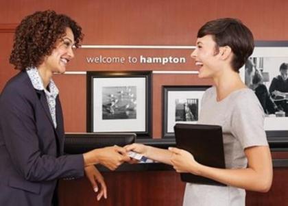 Hampton Inn and Suites Minneapolis University Area MN - image 2