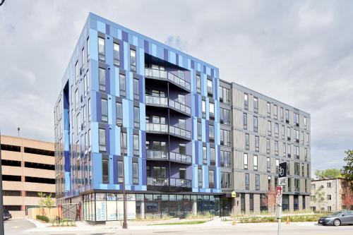 Sonder — Luna Apartments - main image