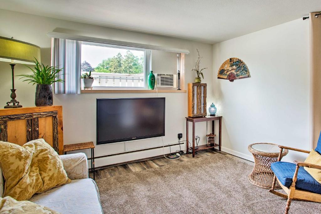 Minneapolis Apt by Bus Stop - 15 Min to Downtown! - main image