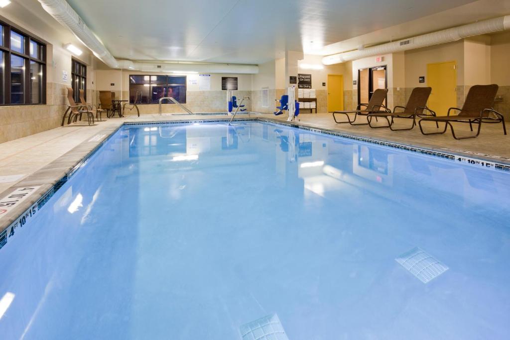 Hampton Inn & Suites Minneapolis West/ Minnetonka - image 3