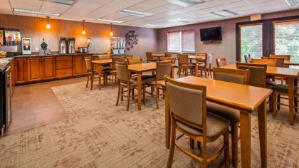 Best Western Plus Concord Inn - image 4