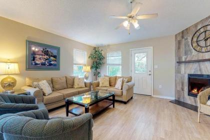 5 Bed 2 Bath Vacation home in Destin - image 4